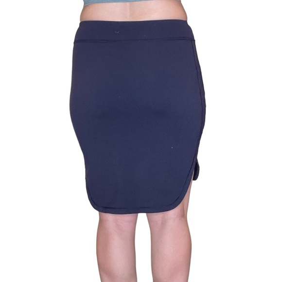 Lululemon City Skirt - Picture 2 of 4